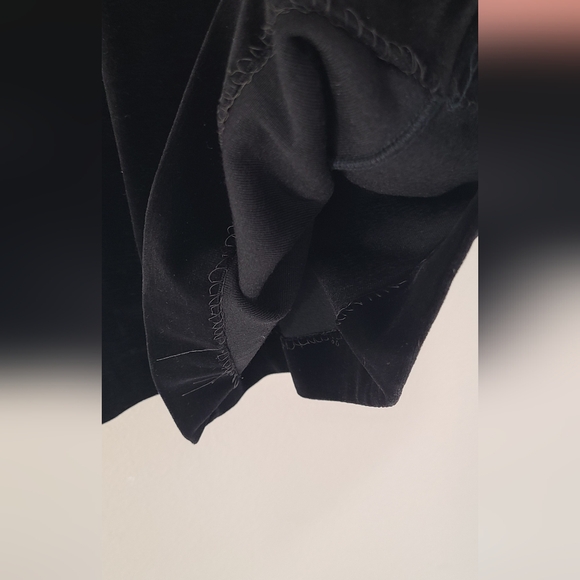 Elegant Black Wide Leg Culottes - Picture 8 of 8